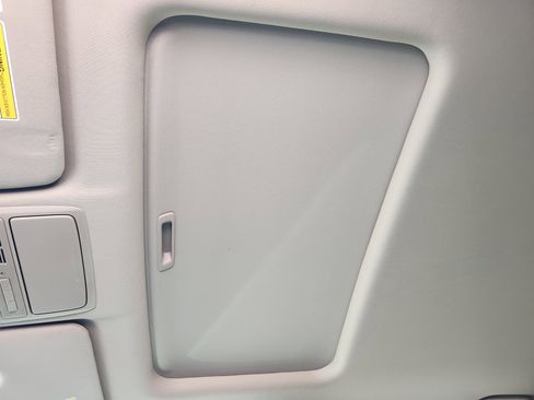 Used 2020 Honda CR-V Touring image 25