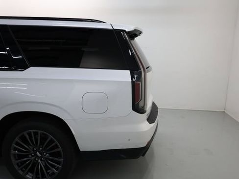 Used 2024 Cadillac Escalade ESV V w/ Heavy-Duty Trailer Package AWD/4WD image 69