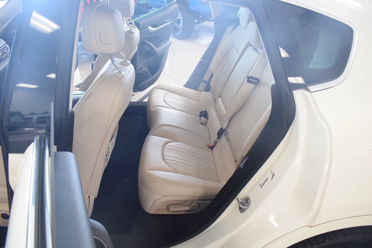 Used 2020 Maserati Levante S AWD/4WD image 38