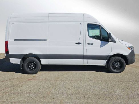 Used 2024 Mercedes-Benz Sprinter 3500 image 8