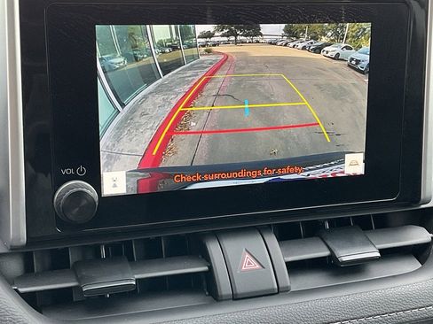 Used 2025 Toyota RAV4 XLE image 30