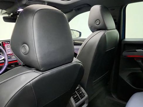 Used 2025 Volkswagen Tiguan SE R-Line FWD image 50
