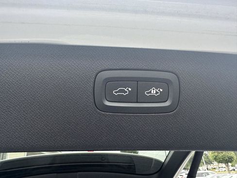 Used 2023 Volvo XC90 B5 Core AWD/4WD image 25