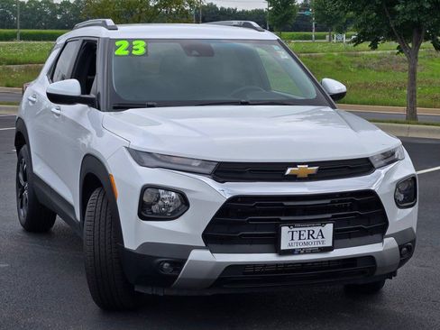 Used 2023 Chevrolet TrailBlazer LT FWD image 3