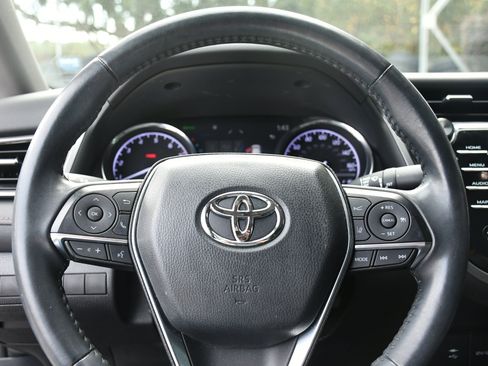 Certified 2019 Toyota Camry XLE image 11