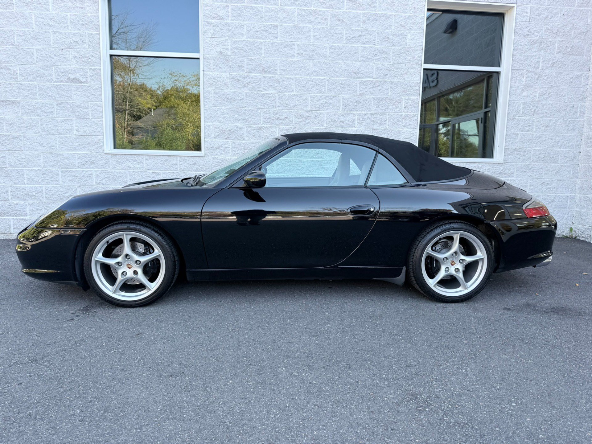 Used 2002 Porsche 911 Carrera 4 AWD/4WD image 5