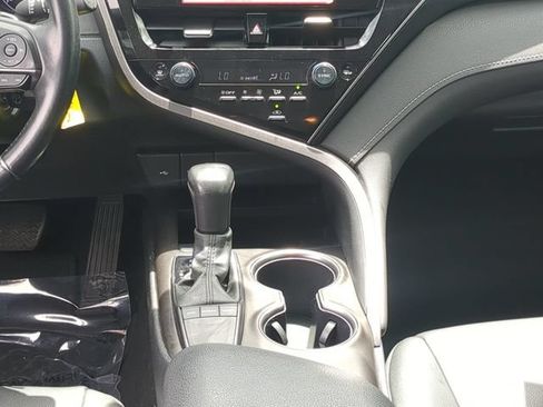 Used 2022 Toyota Camry SE FWD image 20