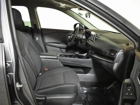 Certified 2023 Nissan Rogue SV image 33