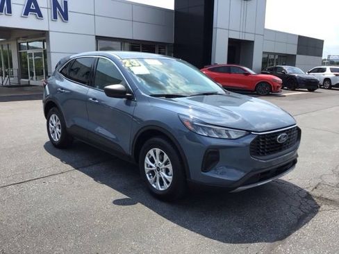 Certified 2023 Ford Escape Active w/ Tech Pack #1 AWD/4WD image 1