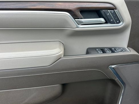 Used 2025 GMC Sierra 1500 SLT image 10