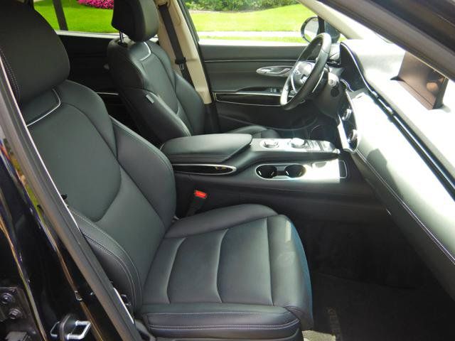 Used 2025 Genesis GV70 2.5T AWD/4WD image 16