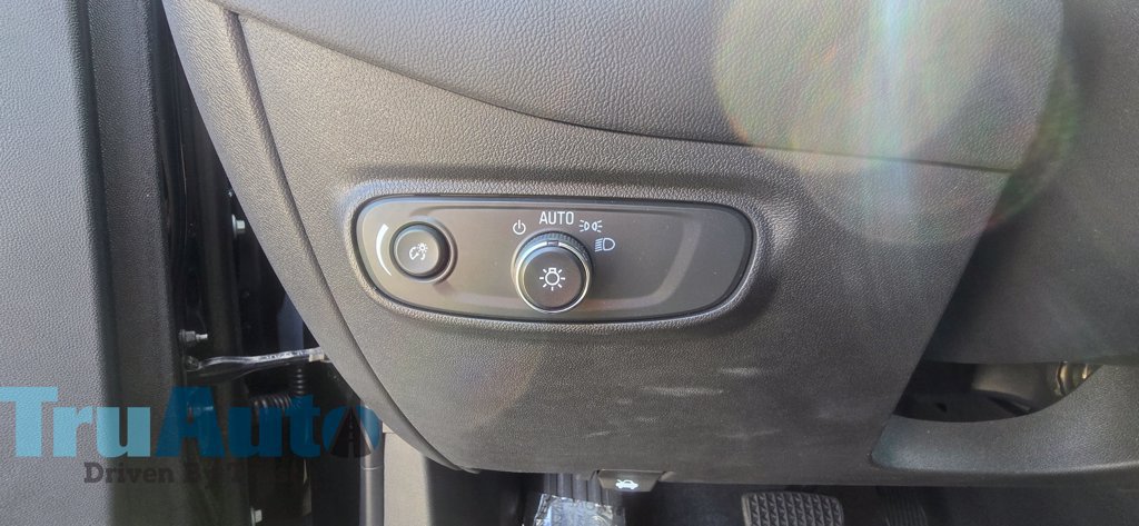 Used 2023 Chevrolet Equinox LT AWD/4WD image 38