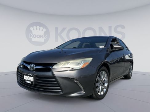Used 2016 Toyota Camry XLE FWD image 1