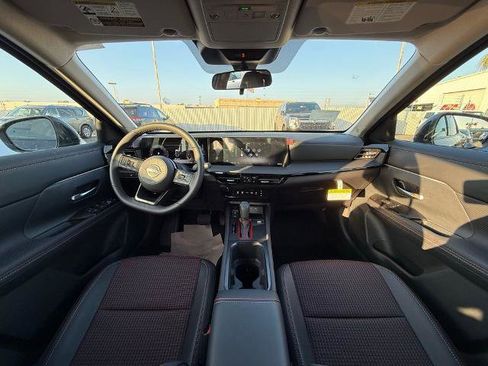 New 2026 Nissan Kicks SR image 14