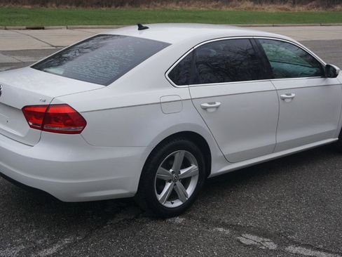 Used 2015 Volkswagen Passat 1.8T Limited Edition FWD image 5