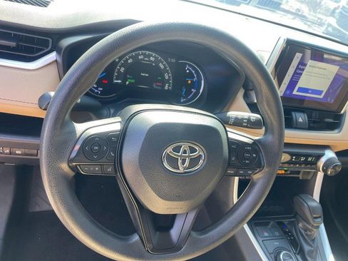 Used 2024 Toyota RAV4 LE image 15