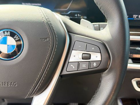 Used 2025 BMW X5 xDrive50e image 40