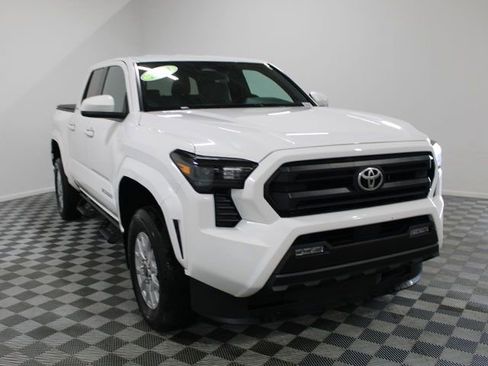 Certified 2024 Toyota Tacoma SR5 image 7