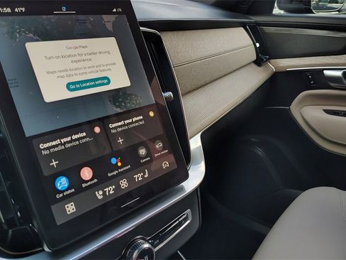 Certified 2025 Volvo XC90 B6 Plus image 25