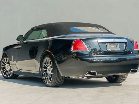 Used 2018 Rolls-Royce Dawn image 10