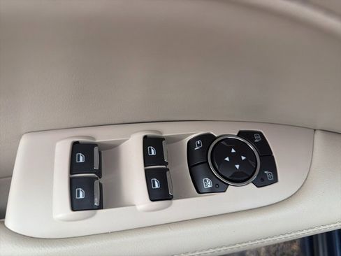 Used 2017 Lincoln MKZ Select image 10