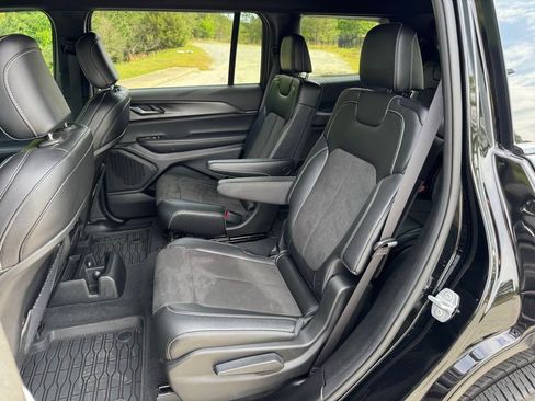 Used 2023 Jeep Grand Cherokee L Laredo RWD image 24