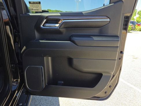 Used 2024 Chevrolet Silverado 1500 LT Trail Boss w/ LT Trail Boss Premium Package AWD/4WD image 10
