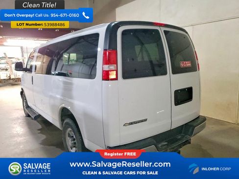 Used 2017 Chevrolet Express 3500 LT w/ LT Preferred Equipment Group RWD image 3