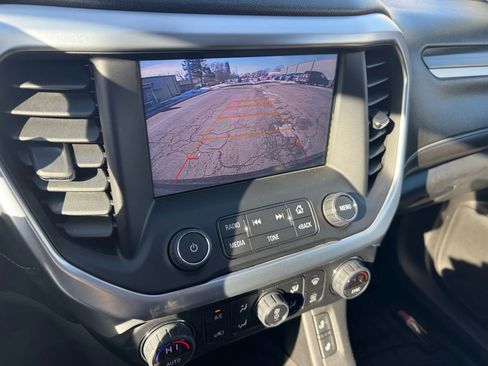 Used 2017 GMC Acadia SLT image 18