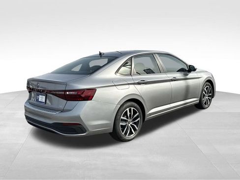 New 2026 Volkswagen Jetta SE FWD image 5