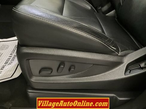 Used 2016 GMC Sierra 1500 SLT w/ SLT Premium Package AWD/4WD image 16