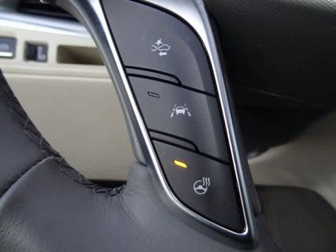 Used 2020 Cadillac XT5 Premium Luxury image 22