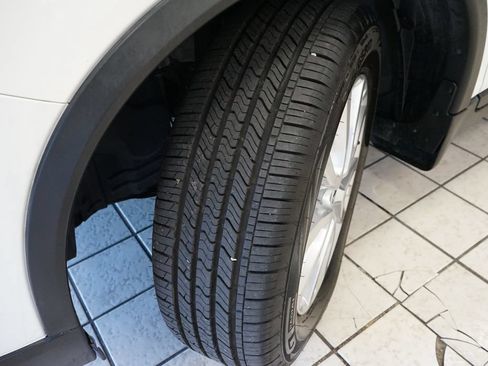 Used 2017 Nissan Rogue SV AWD/4WD image 49