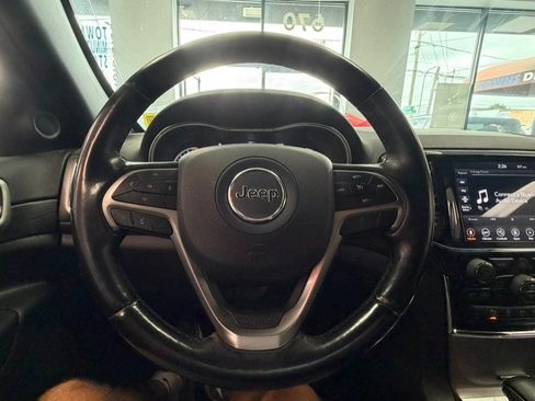 Used 2021 Jeep Grand Cherokee Laredo X AWD/4WD image 43