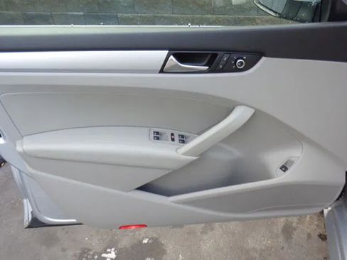 Used 2013 Volkswagen Passat 2.5 SE FWD image 18