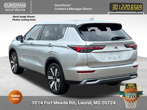 Used 2025 Mitsubishi Outlander SE image 3