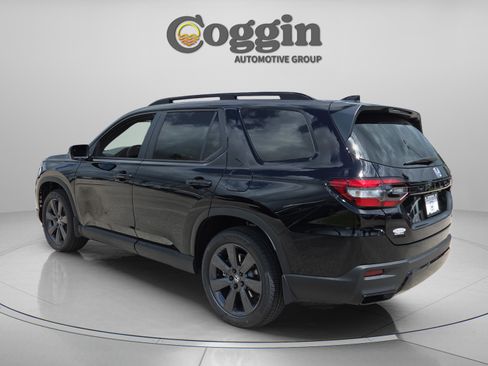 New 2026 Honda Pilot Sport image 3