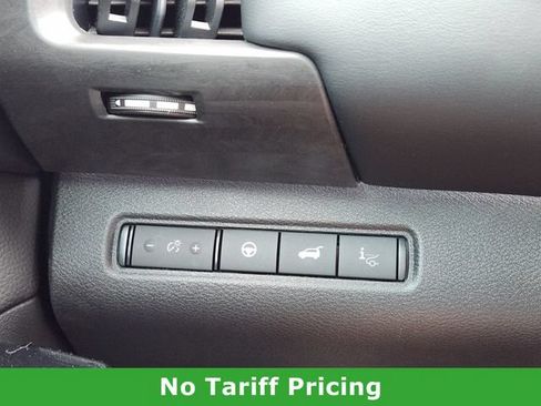 Certified 2026 Nissan Pathfinder Platinum FWD image 22