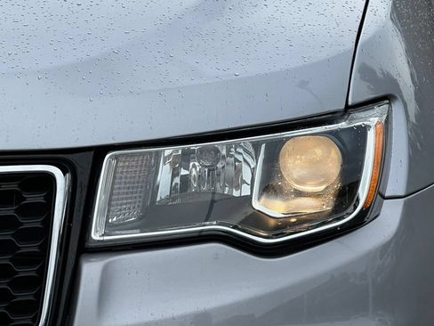 Used 2020 Jeep Grand Cherokee Limited AWD/4WD image 37