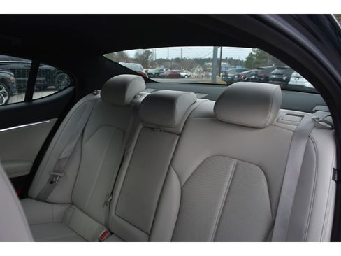 Used 2025 Genesis G70 2.5T image 28