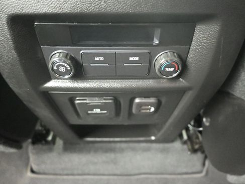 Used 2023 Chevrolet Traverse RS AWD/4WD image 24