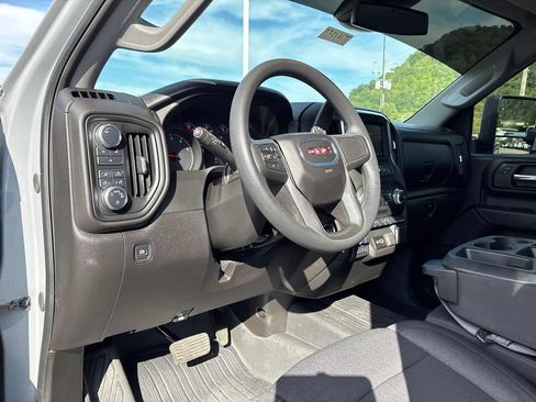 Used 2025 GMC Sierra 2500 Pro w/ 1SA Pro Safety Plus Package AWD/4WD image 11