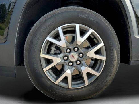 Used 2023 GMC Acadia SLE image 33