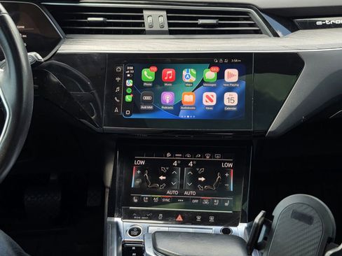 Used 2021 Audi e-tron Prestige w/ Prestige Package AWD/4WD image 17
