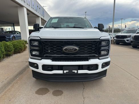 Used 2025 Ford F250 XLT w/ Black Appearance Package AWD/4WD image 8