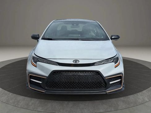 Used 2021 Toyota Corolla SE FWD image 2