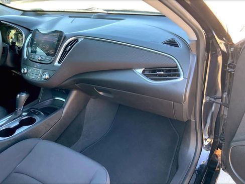 Used 2020 Chevrolet Malibu LT image 18