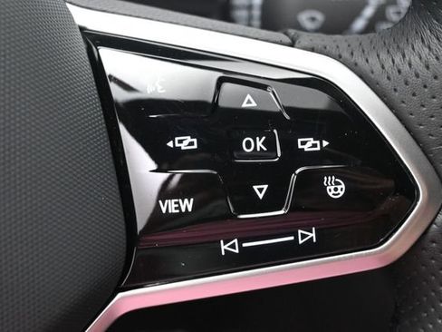 Used 2023 Volkswagen Tiguan SEL R-Line AWD/4WD image 18