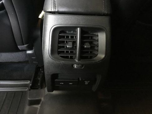 Used 2019 Jeep Cherokee Latitude Plus AWD/4WD image 45