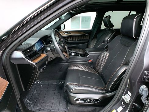 Used 2022 Jeep Grand Cherokee Summit w/ Adv Protech Group IV image 18